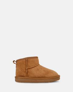 Boys Slippers & Uggs