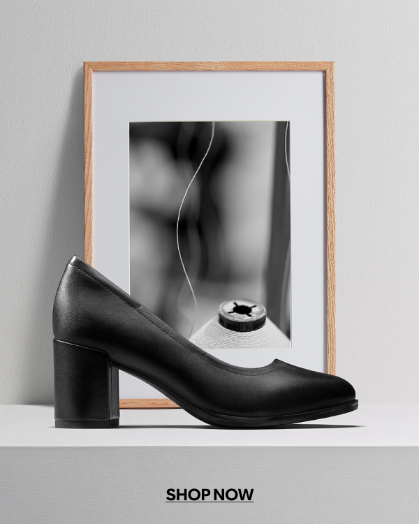 60% off clarks adult