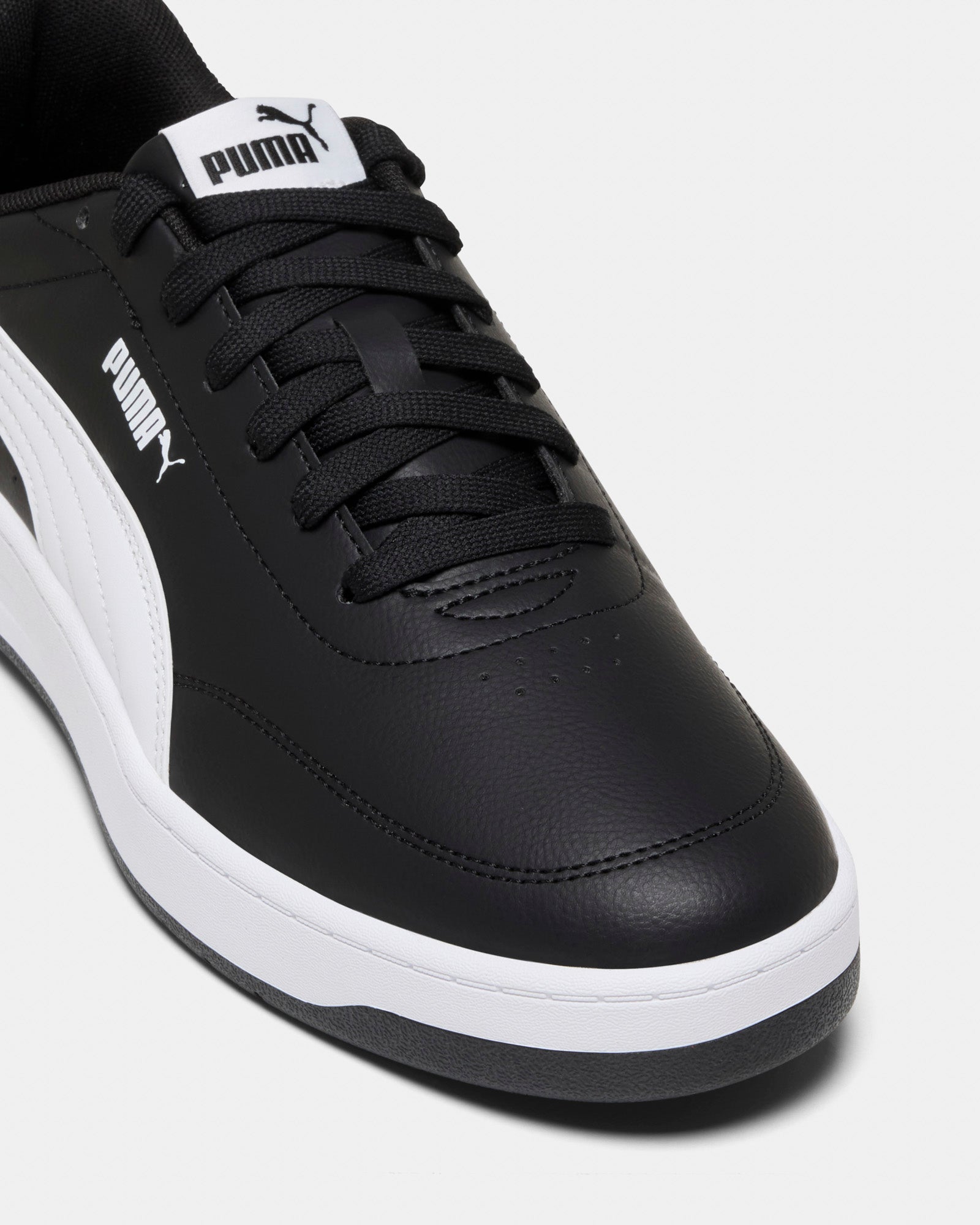 Court Classic Clean Black/White