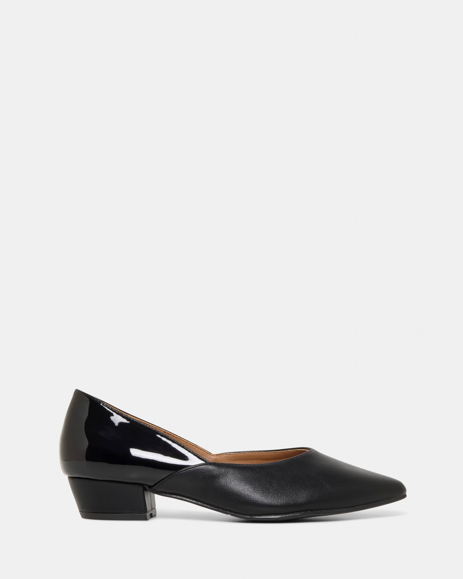 Trace W Black/Black Patent